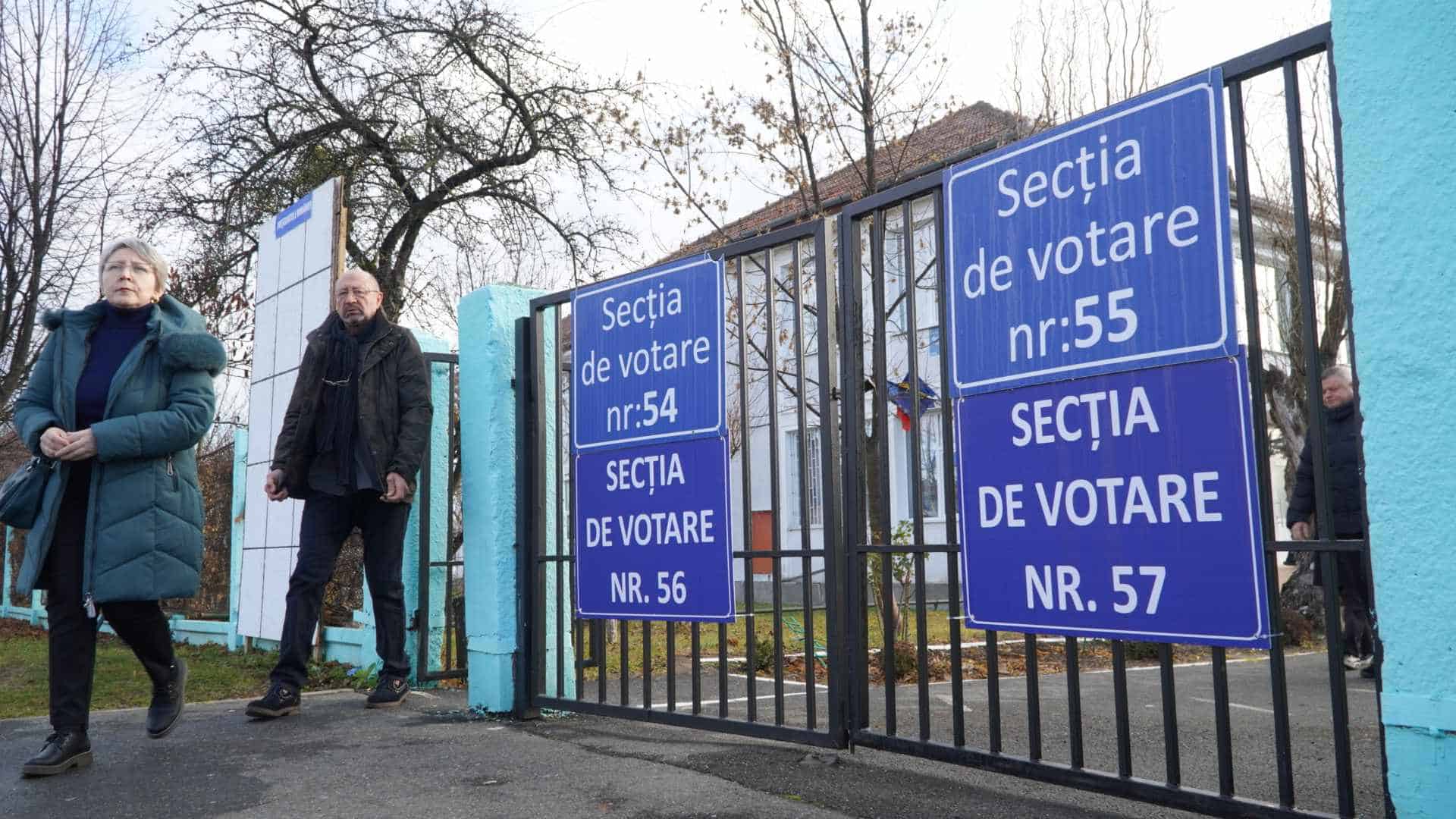 EXCLUSIV Membrii din secții de votare din Sibiu, constrânși să voteze UDMR. „Nu mai primiți banii!”