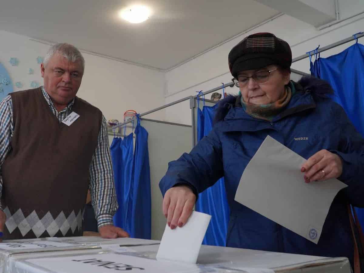 Procedura de distribuire și redistribuire a voturilor la alegerile parlamentare