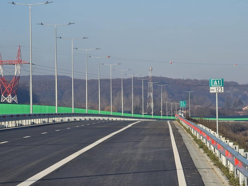 Vineri se deschide oficial încă un tronson din autostrada Sibiu - Pitești (foto)