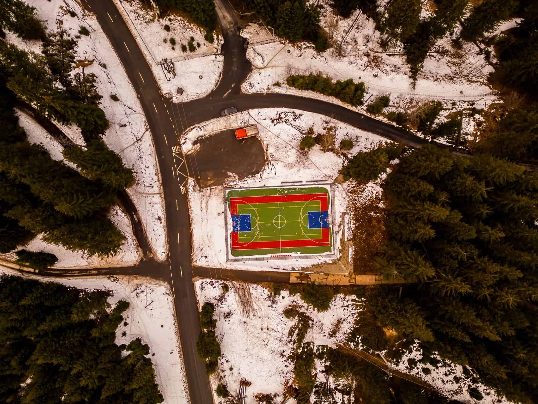 Primăria deschide terenul de sport construit în Păltiniș. Accesul e gratuit (foto)