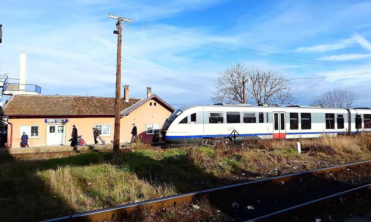 S-a reluat circulația trenurilor între Sibiu și Copșa Mică. Lucrările pe tronsonul Ocna Sibiului–Loamneș, finalizate