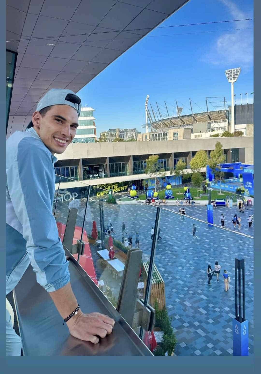 Sibianul Victor Cornea a aterizat la Melbourne. ”Simt fiorii visului care a devenit realitate”