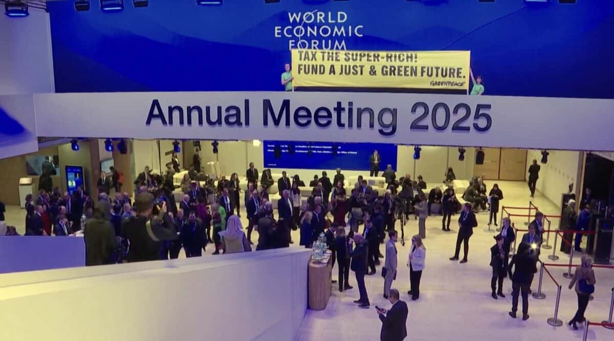 Activiștii Greenpeace, protest la Forumul Economic Mondial de la Davos (video)