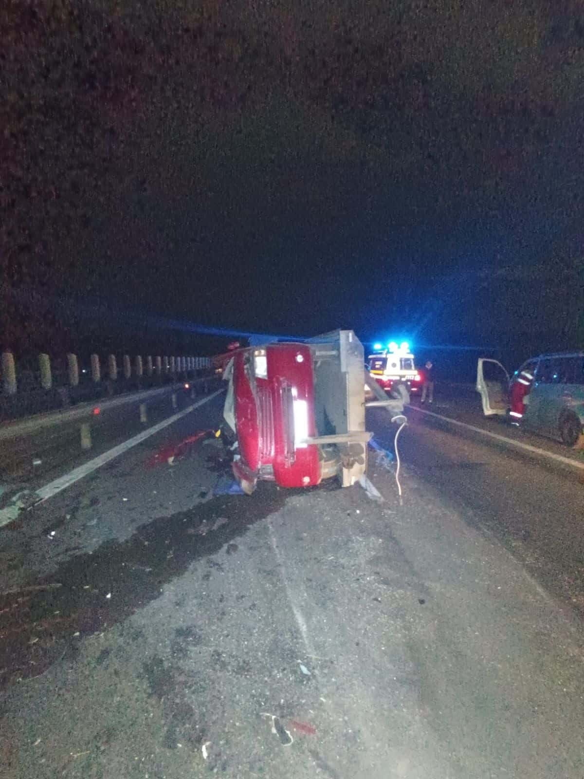 Accident grav pe autostrada A1, Sibiu - Sebeș. Cel puțin 12 persoane implicate din care două duse la spital (foto)