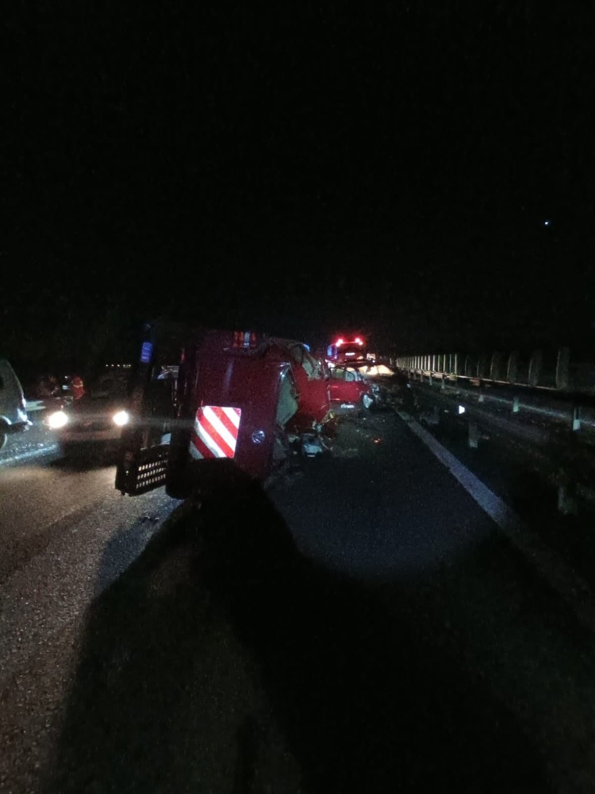 Accident grav pe autostrada A1, Sibiu - Sebeș. Cel puțin 12 persoane implicate din care două duse la spital (foto)