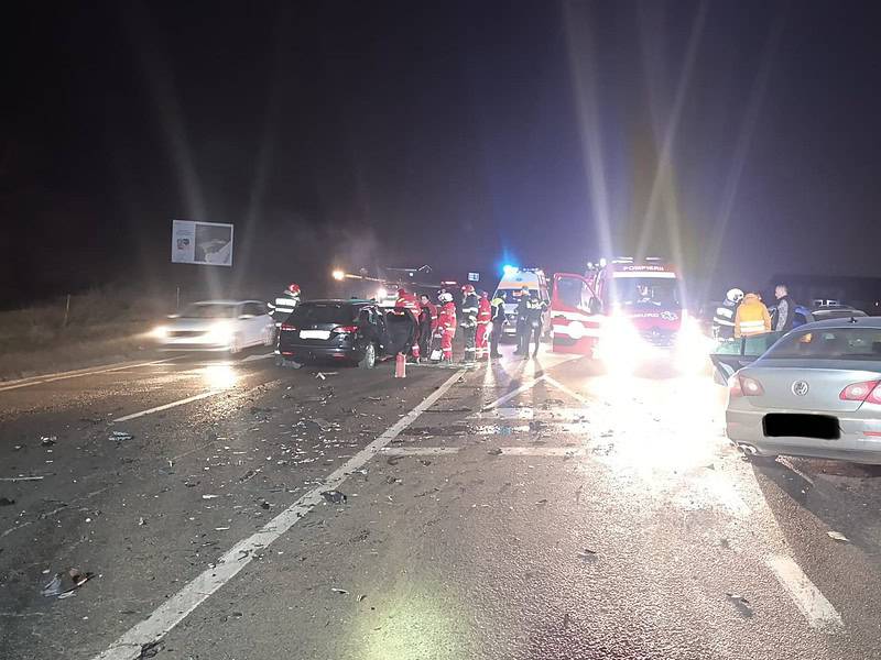 Starea victimelor accidentului de duminică de pe DN1 din Șelimbăr. Șapte persoane au avut nevoie de îngrijiri medicale