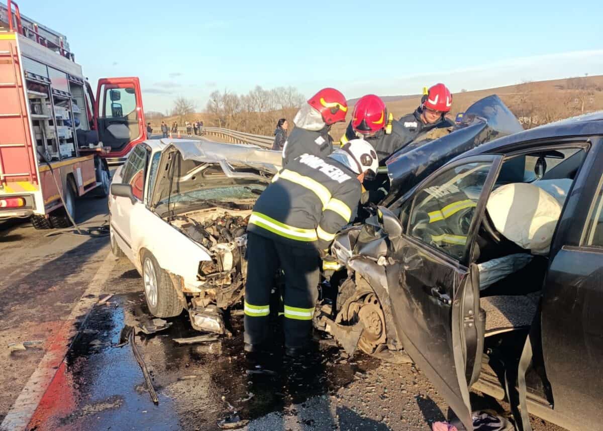 Accident grav cu 3 răniți la Ruja. A fost solicitat elicopterul SMURD (update)