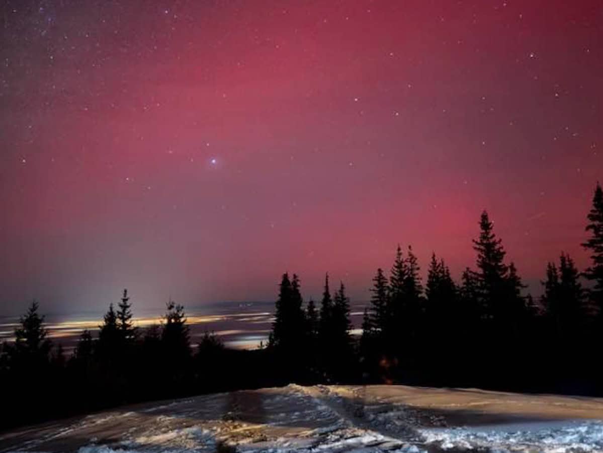 Imagini spectaculoase cu aurora boreală văzută din munții Făgăraș