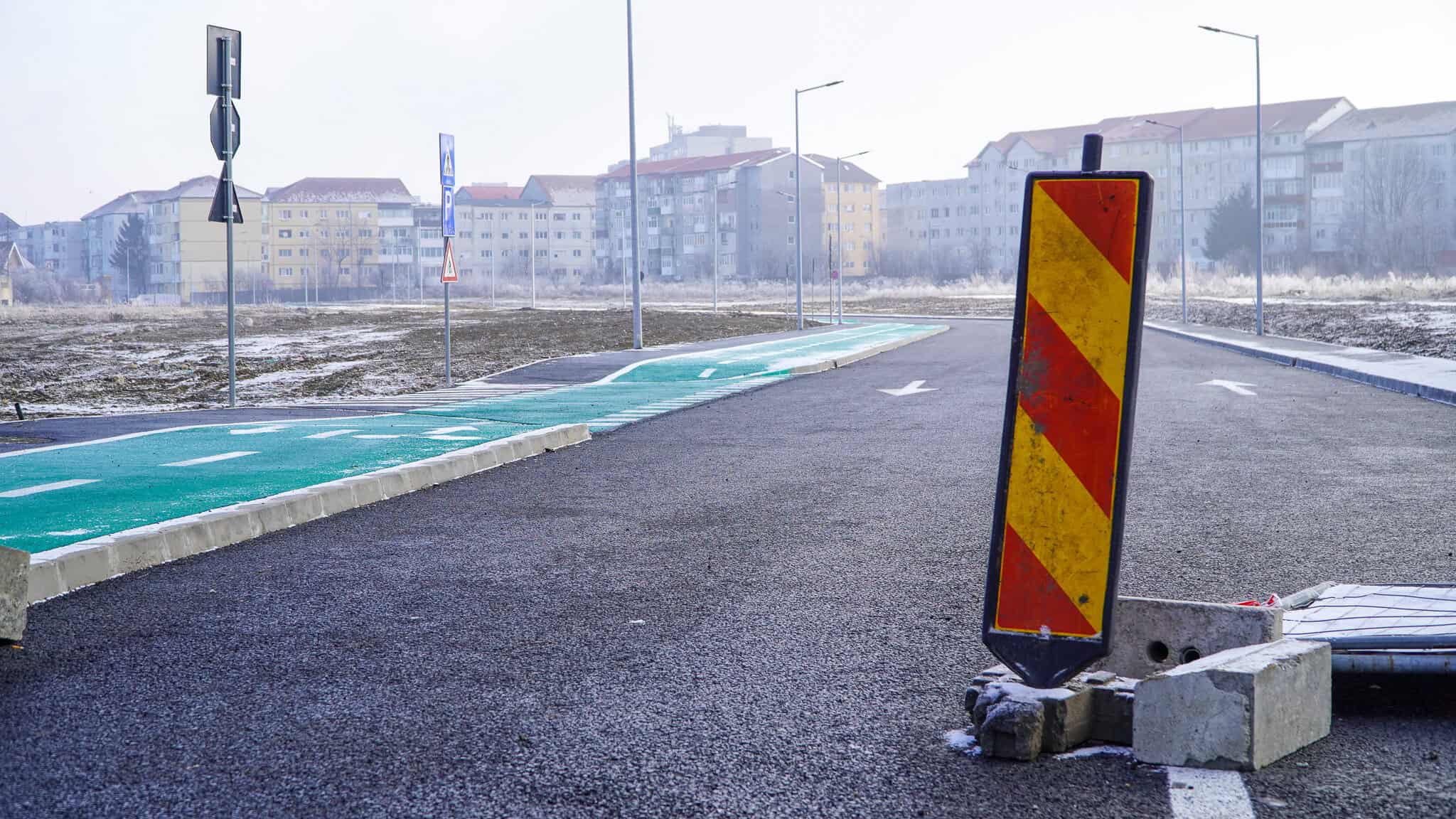 Cea mai nouă stradă din Sibiu e gata. Artera care leagă Calea Cisnădiei de Calea Dumbrăvii, încă neutilizabilă (video foto)