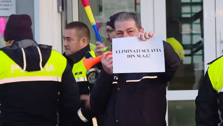 Dascălii din Sibiu se pregătesc să iasă în stradă. Protest împotriva ordonanței “Trenuleț”