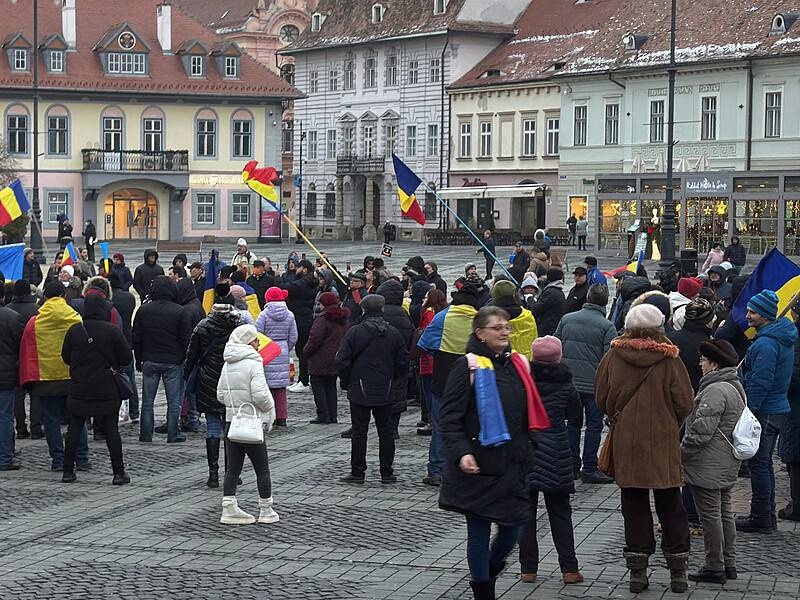 Se anunță un nou protest duminică la Sibiu. Se cer demisia ministrului Educației și reluarea turului 2 al Prezidențialelor