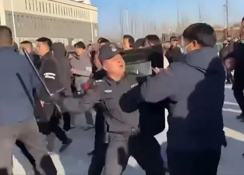 Proteste în China după moartea suspectă a unui elev