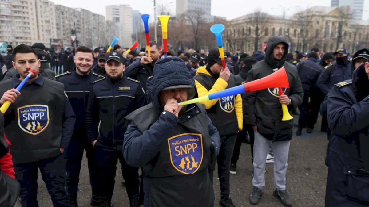 Proteste ale polițiștilor în mai multe județe din țară