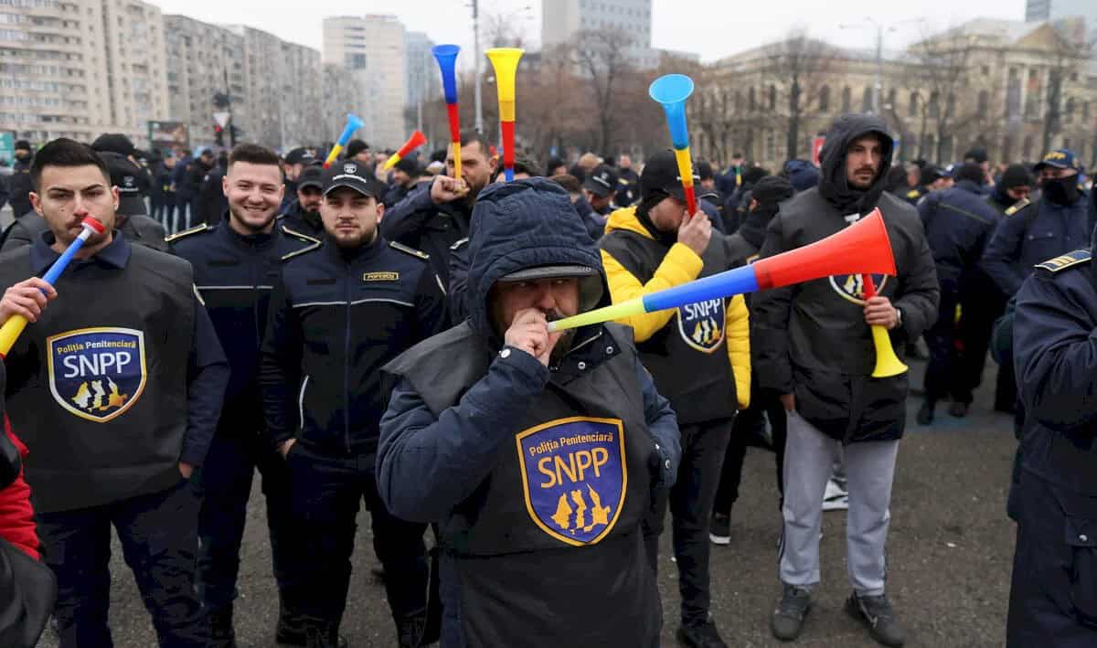 Proteste ale polițiștilor în mai multe județe din țară