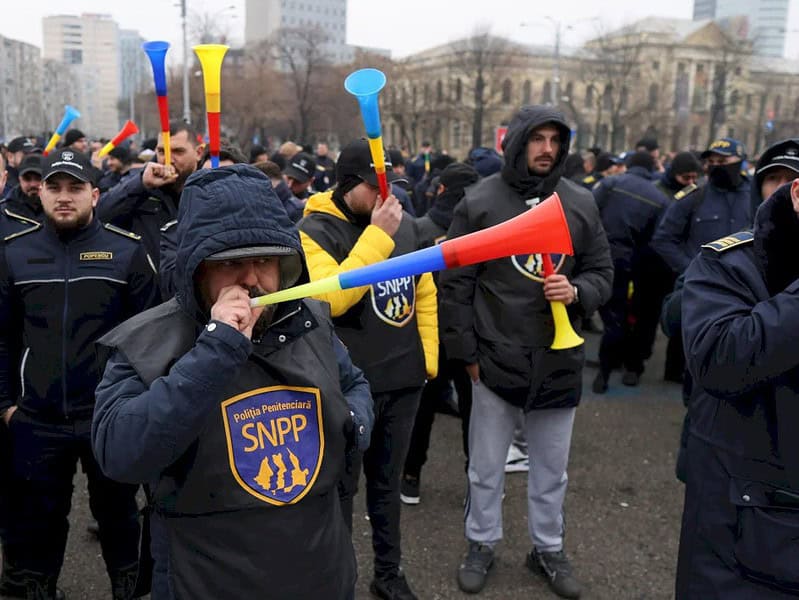 Proteste ale polițiștilor în mai multe județe din țară