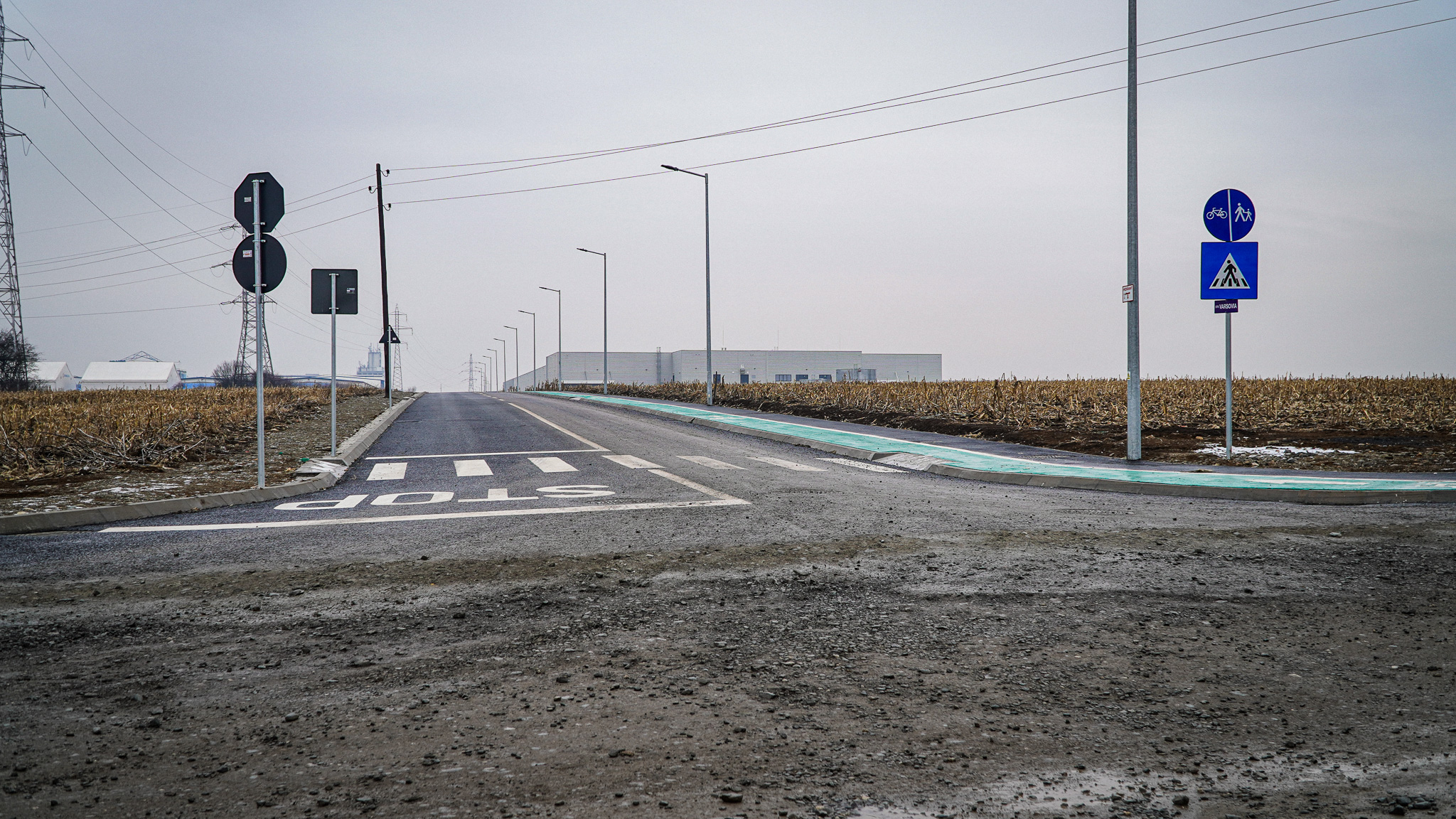 S-a deschis cea mai nouă arteră din Sibiu. Strada Varșovia se termină în noroiul de pe Ogorului (video foto)