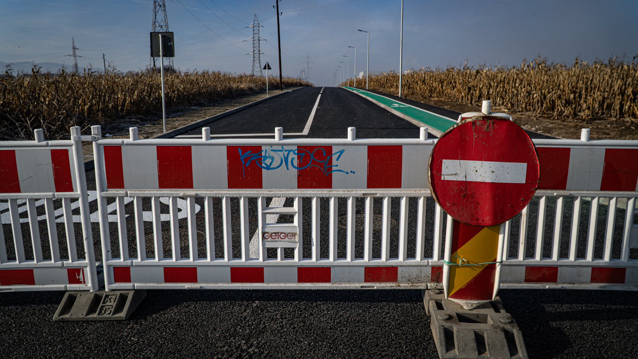 S-a deschis cea mai nouă arteră din Sibiu. Strada Varșovia se termină în noroiul de pe Ogorului (video foto)