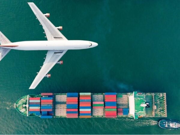 Transport maritim sau aerian din China către România — care este mai avantajos