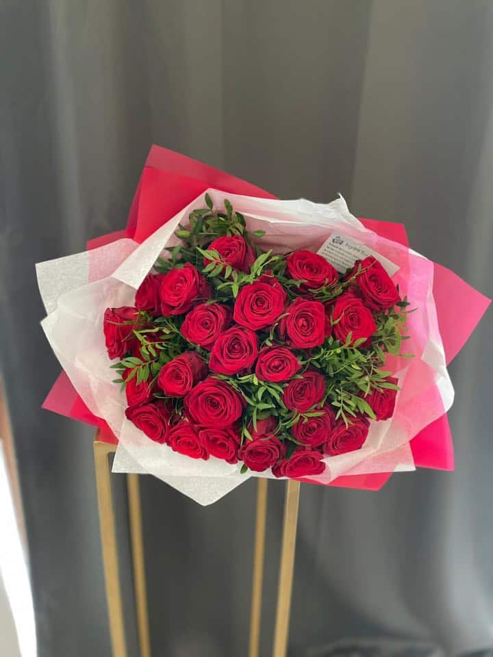 Cât costă iubirea în flori? Buchetul de 1.550 de lei, vedeta ofertelor de Valentine’s Day în Sibiu (foto)