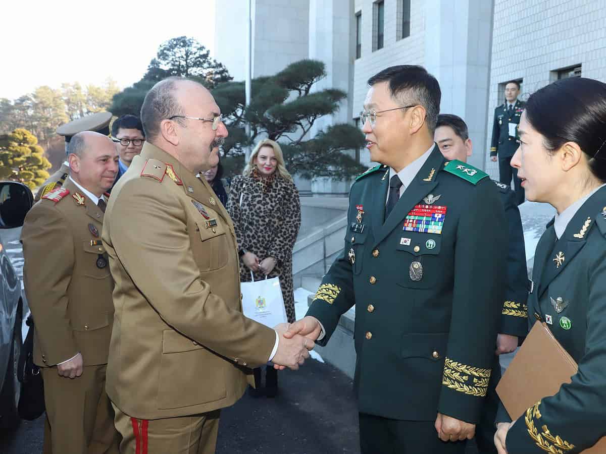 Delegație de la Academia Forțelor Terestre Sibiu, în vizită la Academia Militară de la Seul (foto)