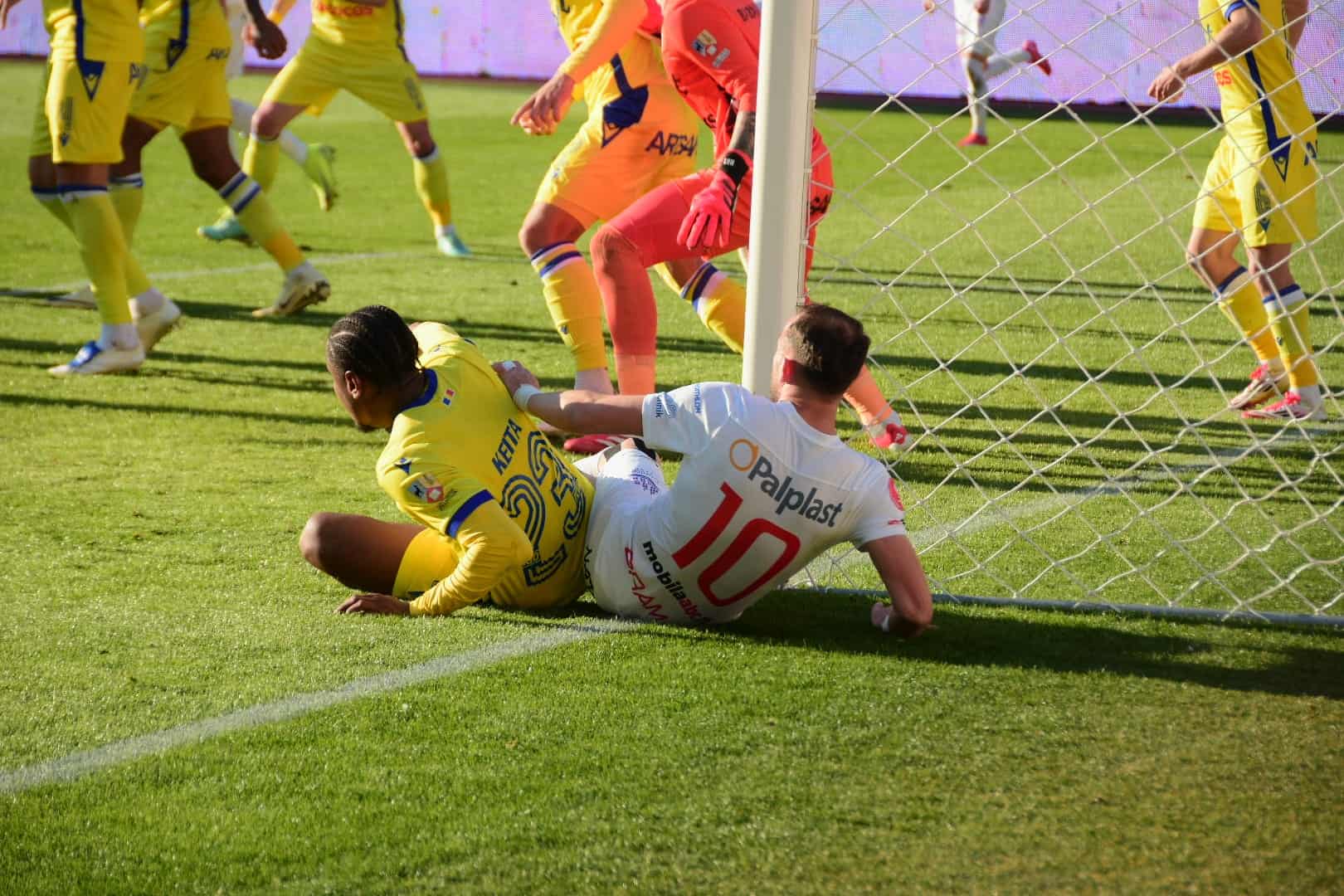 Sibiul egalat în prelungiri de Petrolul. FC Hermannstadt, șanse infime să mai prindă play-off-ul (video foto).