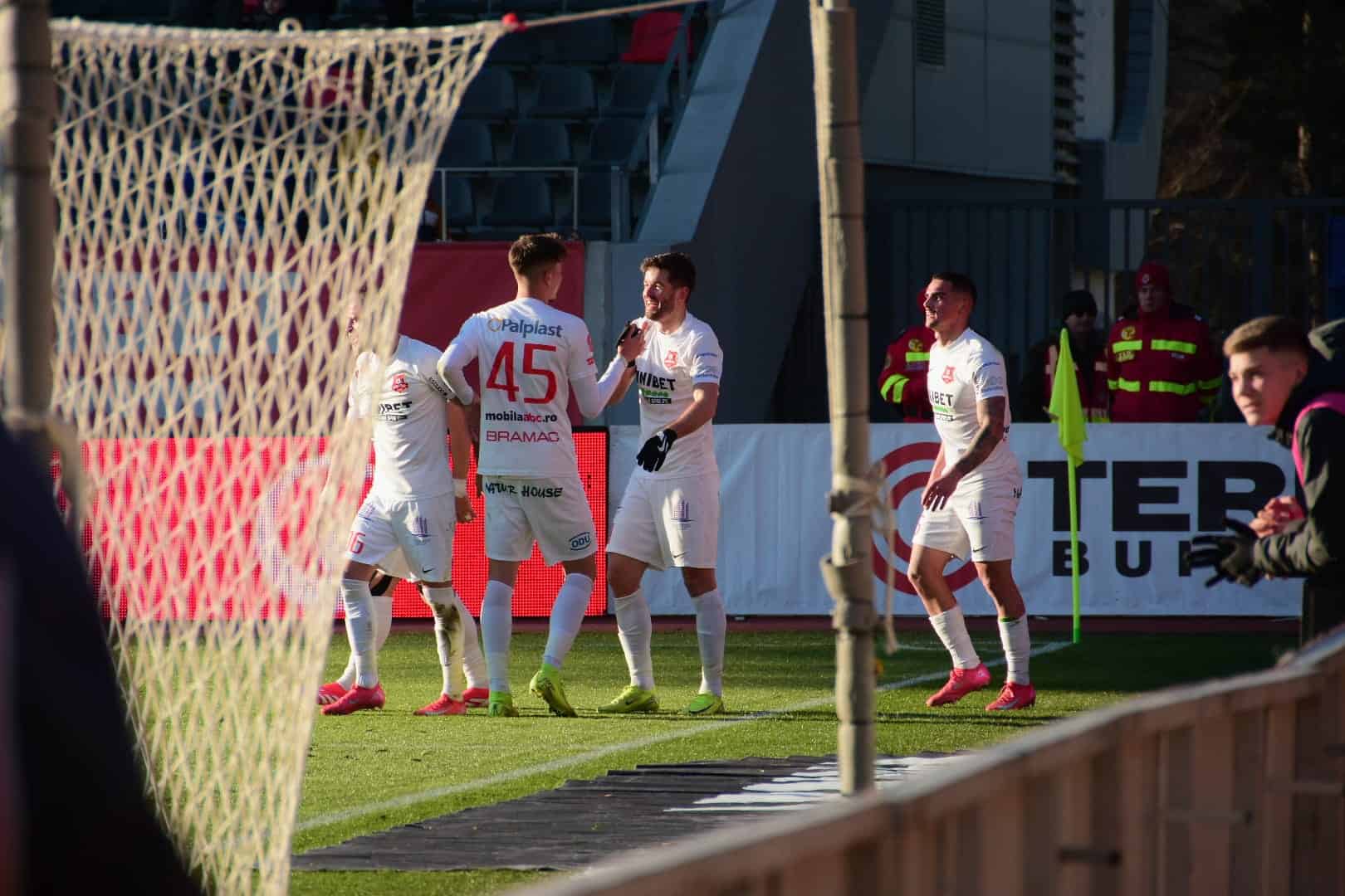 Sibiul egalat în prelungiri de Petrolul. FC Hermannstadt, șanse infime să mai prindă play-off-ul (video foto).