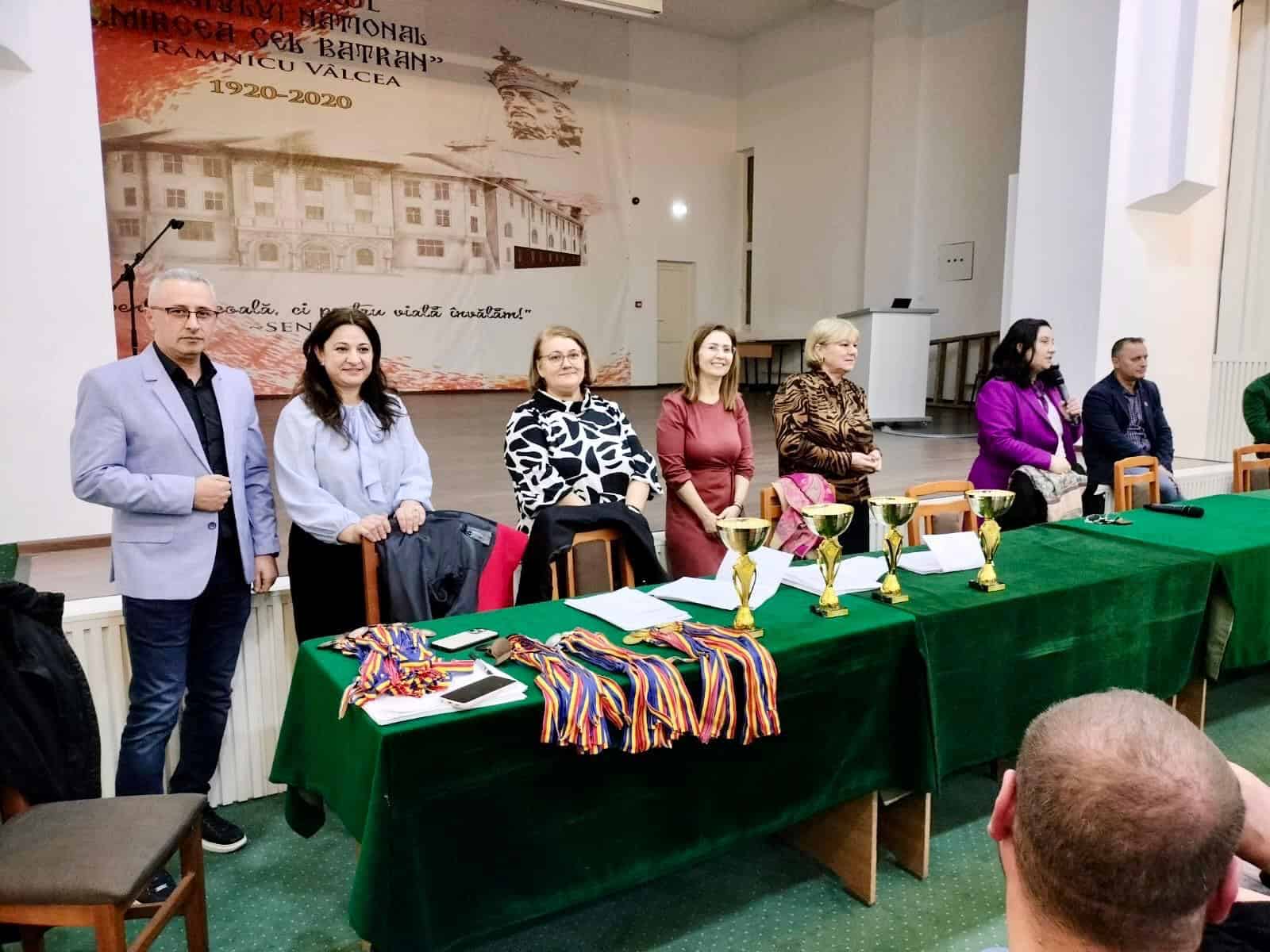 Zeci de premii obținute de elevi sibieni la faza națională a Concursului ”La Școala cu Ceas”. Maria Paraschiv din Mediaș a luat locul 1 (foto)