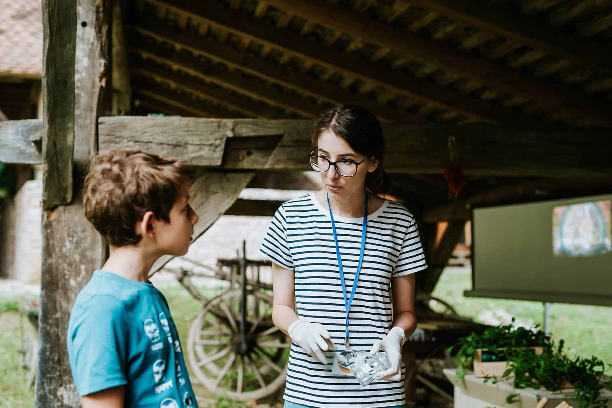 Sibienii cu mâini ”de aur”. Silvia și Andrei fac adevărate bijuterii din materiale reciclate (foto)