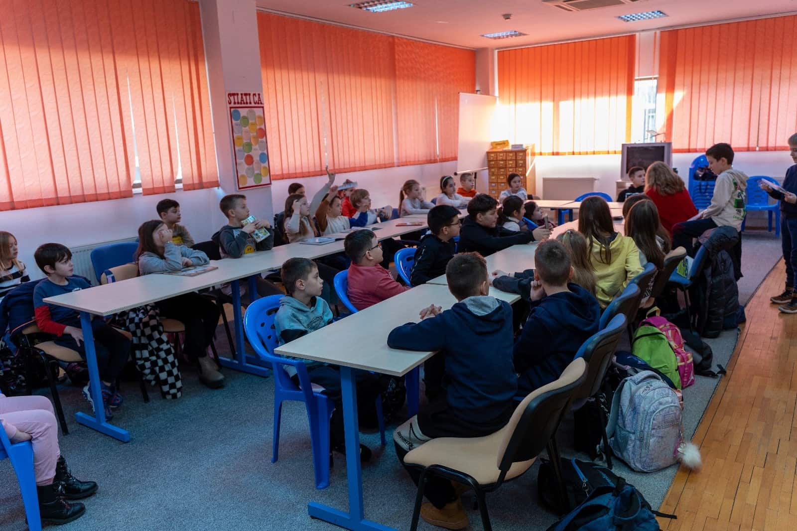 Povești citite cu voce tare de elevii din Mediaș, de Ziua Cititului Împreună (foto)