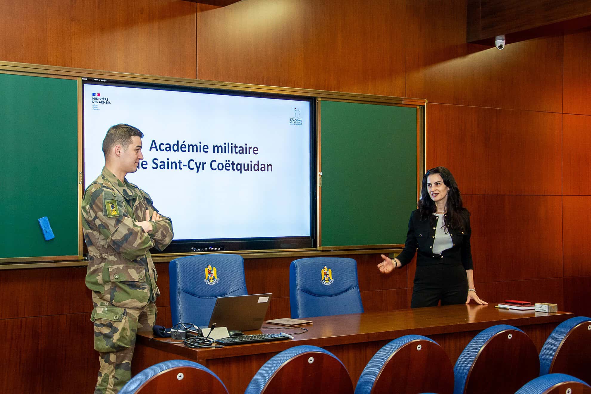 Studenții AFT Sibiu în dialog cu un locotenent francez despre cariera militară internațională (foto)