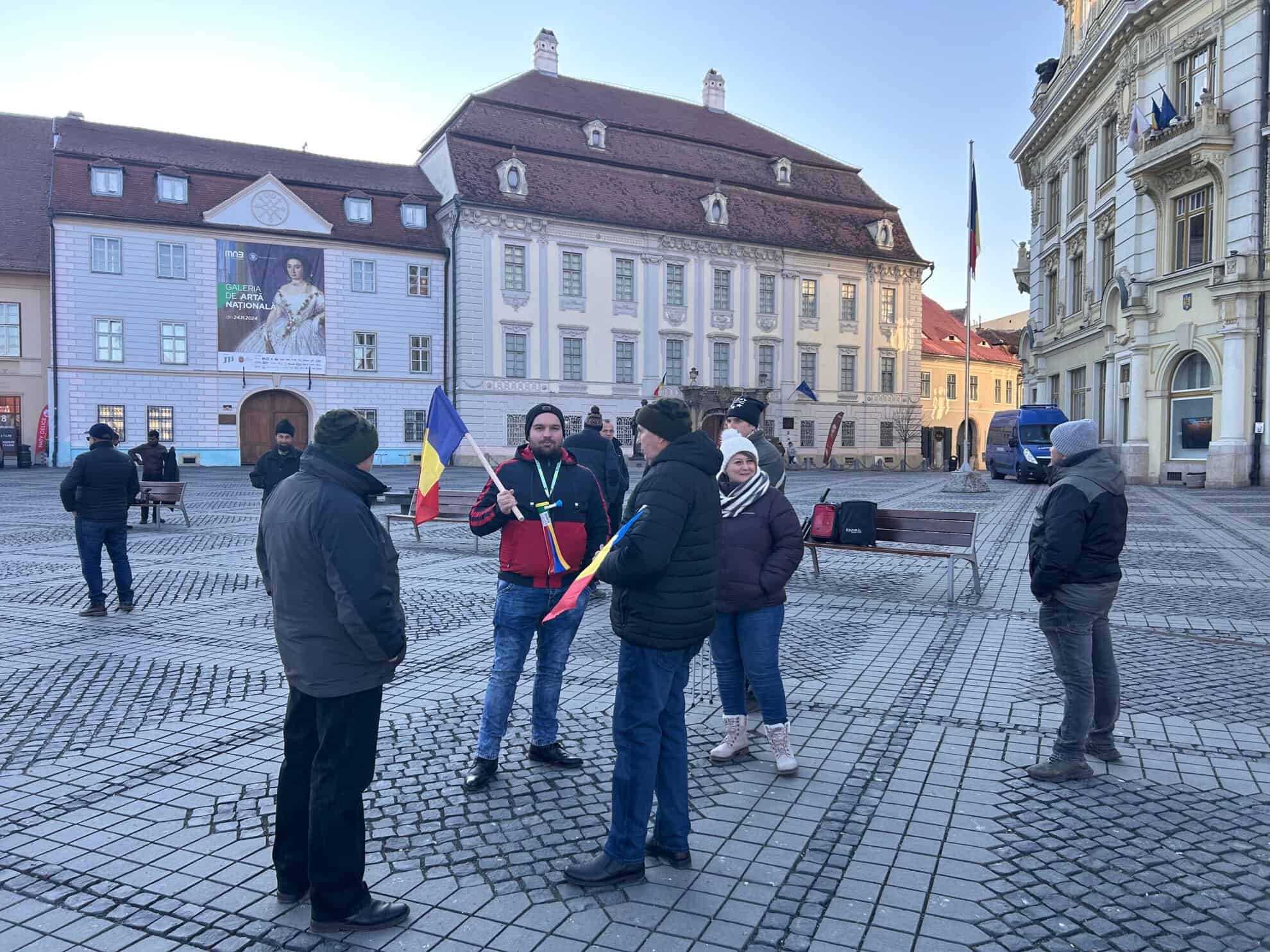 Protestul de duminică de la Sibiu, un fiasco total. Au venit mai puțin de 30 de oameni (video foto)