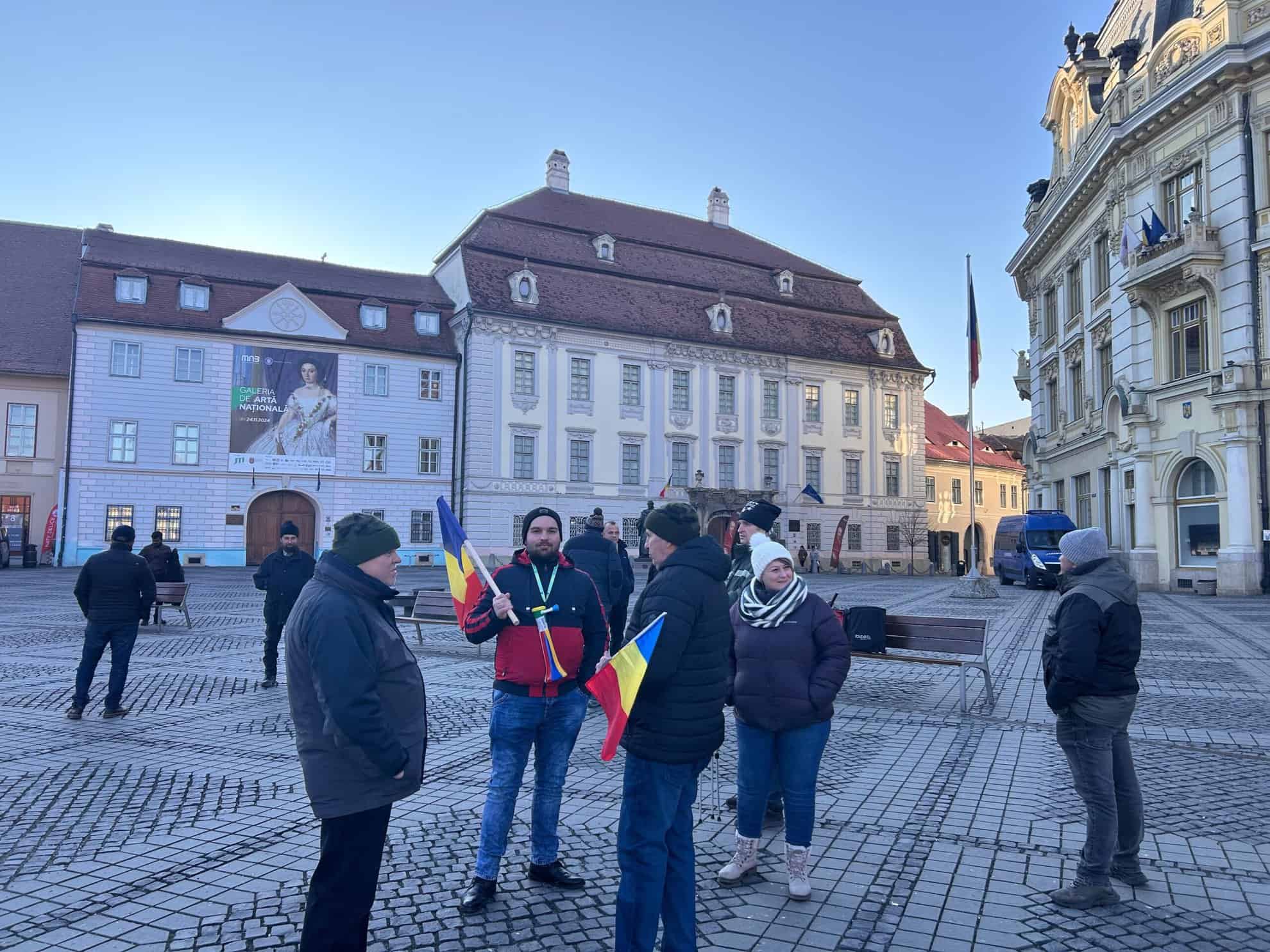 Protestul de duminică de la Sibiu, un fiasco total. Au venit mai puțin de 30 de oameni (video foto)