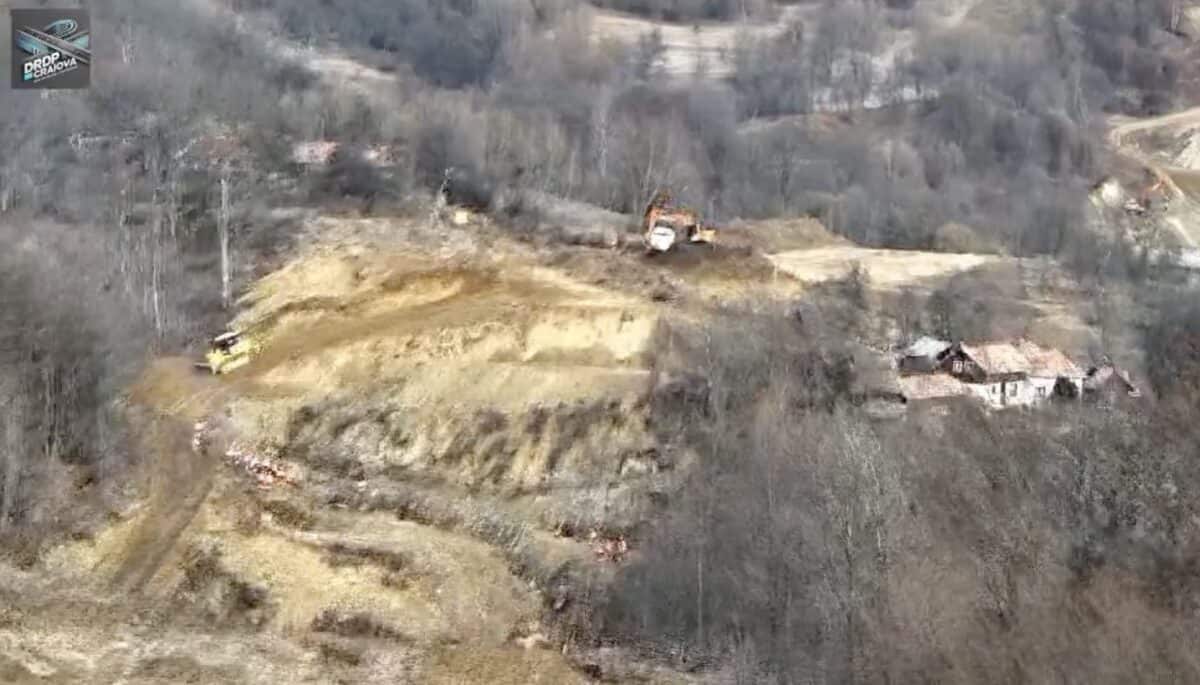 Au început lucrările la tunelul Poiana de pe traseul autostrăzii Sibiu-Pitești (video)