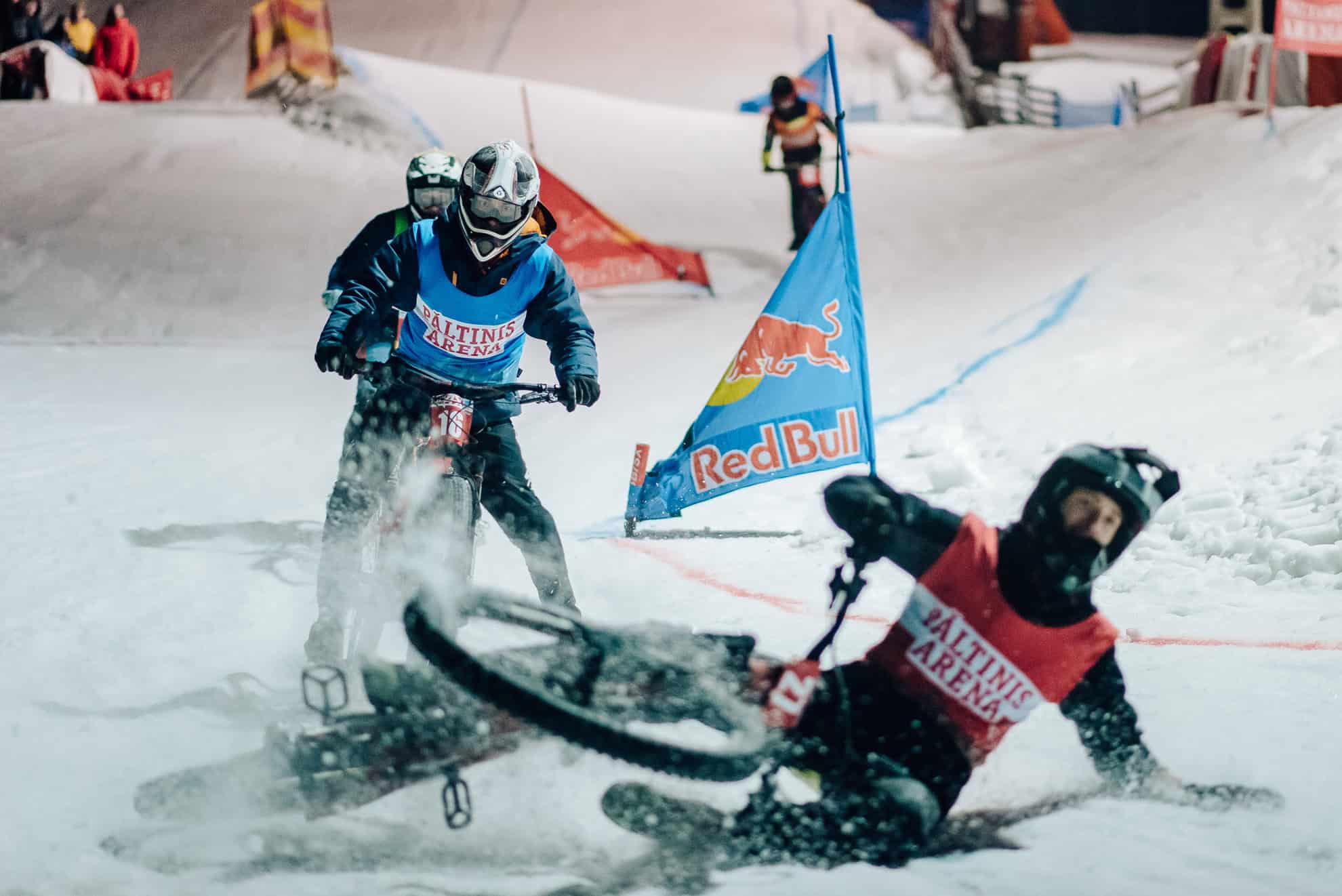 Weekend spectaculos la Păltiniș Arena. Zeci de concurenți au făcut spectacol pe pârtii (foto)