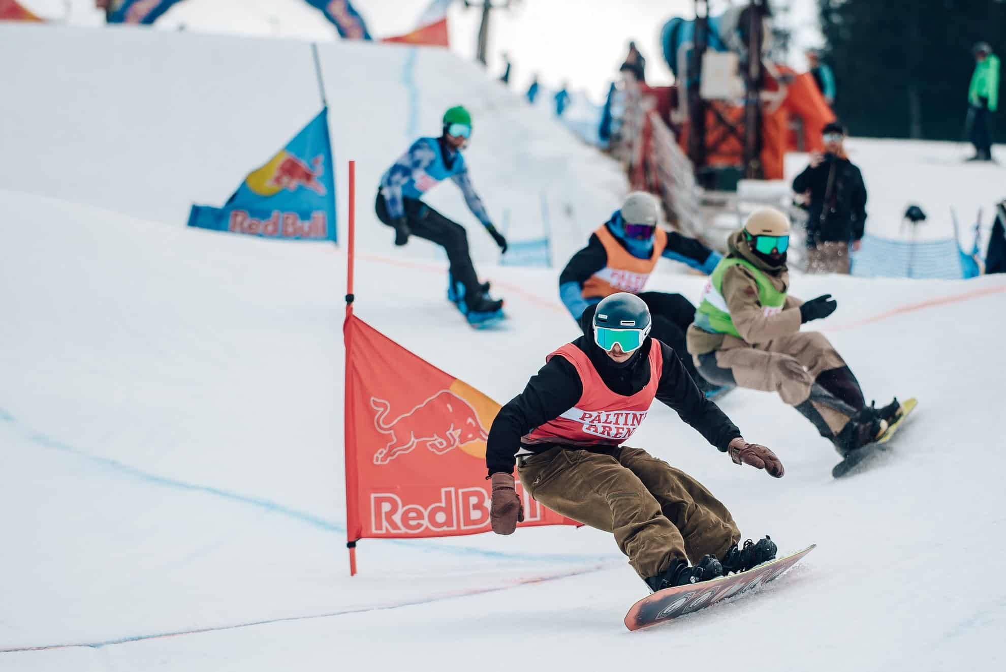 Weekend spectaculos la Păltiniș Arena. Zeci de concurenți au făcut spectacol pe pârtii (foto)