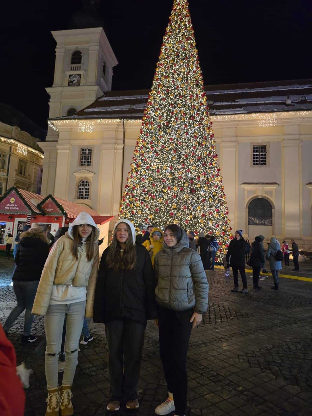 Copiii pentru care excursia la Sibiu a fost ca o ”plecare în străinătate”. Mulți nu au ieșit din sat niciodată: „Toți voiau să aibă multe oi’”